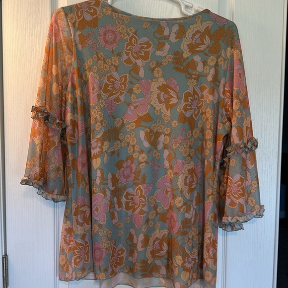Ruffle 3/4 Sleeve Top Blouse Tunic Sz XL Like New - Picture 2 of 4